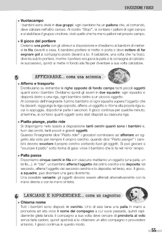 I bambini giocano a calcio sul campo all'aperto. Bambini segnare un gol a  partita di calcio. Ragazzo e una ragazza calci palla. Bambino che corre in  team jersey e placchette. La scuola